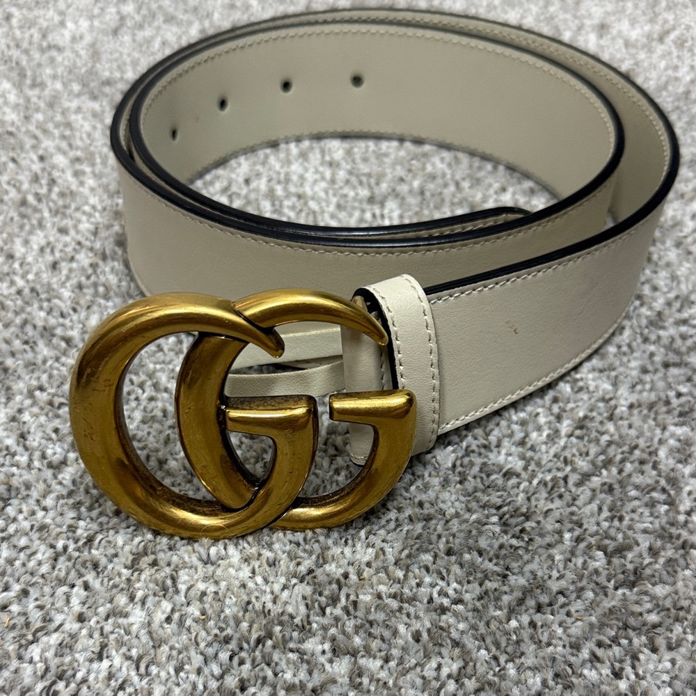 Gucci Beige Leather Belt with Gold GG Buckle